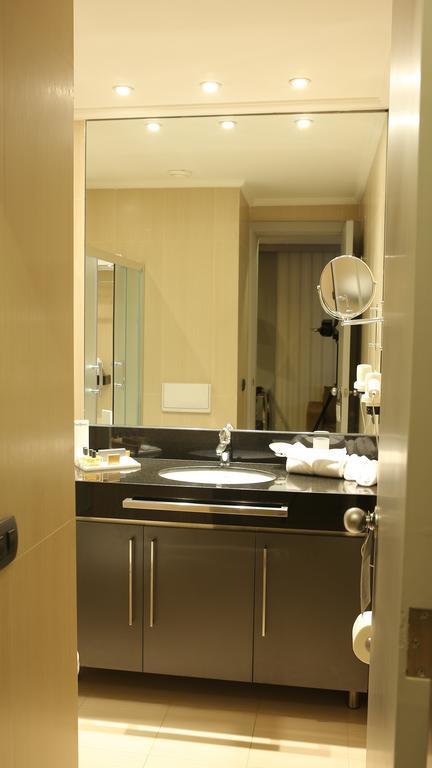 Parktower Suites Бейрут Екстериор снимка